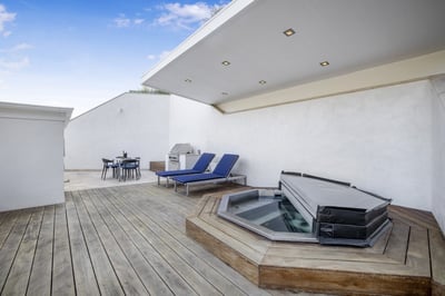 Luxury Villa Photo #8