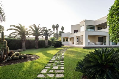Luxury Villa Photo #41