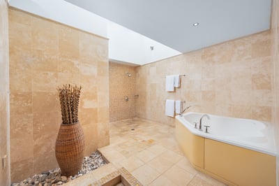 Luxury Villa Photo #9