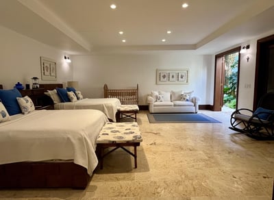 Luxury Villa Photo #34