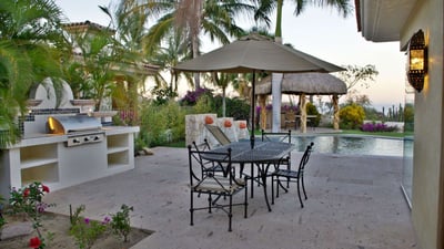 Luxury Villa Photo #11