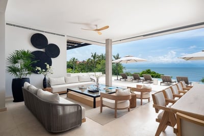 Luxury Villa Photo #14