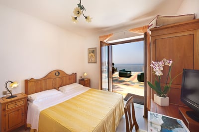 Luxury Villa Photo #14