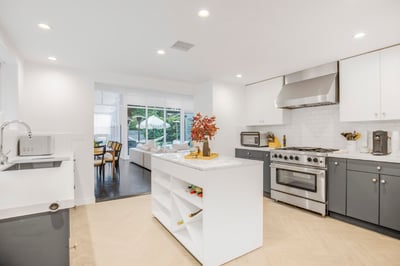 Luxury Villa Photo #23