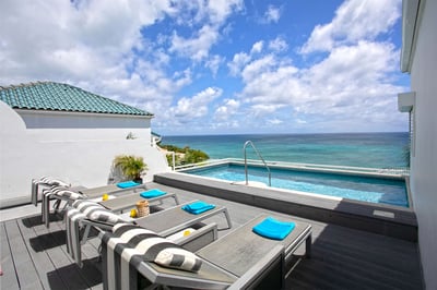 Luxury Villa Photo #3