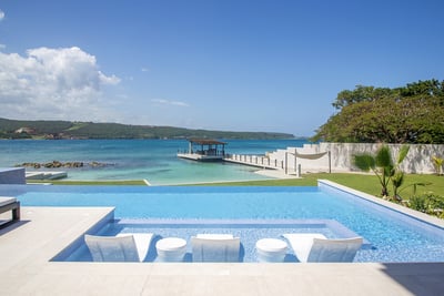 Luxury Villa Photo #9