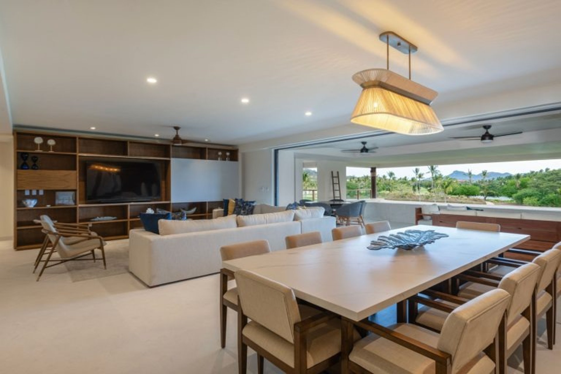 Condo Silver - 1