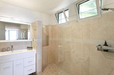Luxury Villa Photo #30
