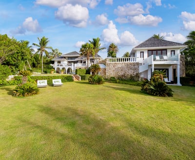 Luxury Villa Photo #10