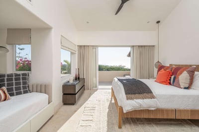 Luxury Villa Photo #17
