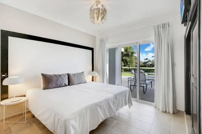 Luxury Villa Photo #23