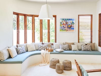 Luxury Villa Photo #14