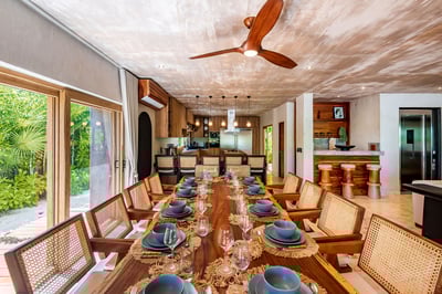 Luxury Villa Photo #18