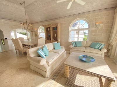 Luxury Villa Photo #6