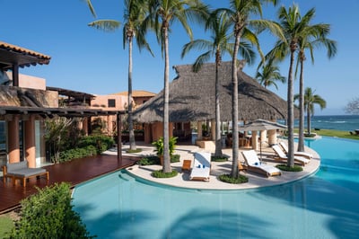 Luxury Villa Photo #14
