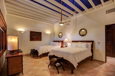 Luxury Villa Photo #38