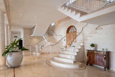Luxury Villa Photo #34