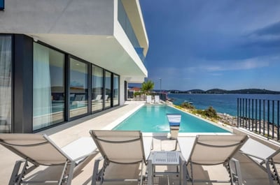 Luxury Villa Photo #5