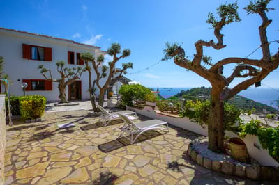 Luxury Villa Photo #5