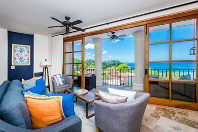 Las Catalinas,Flat | 43 Plaza Central