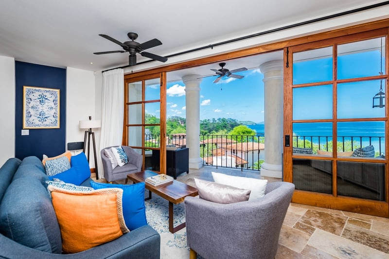 Flat | 43 Plaza Central