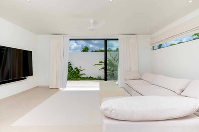 Luxury Villa Photo #19