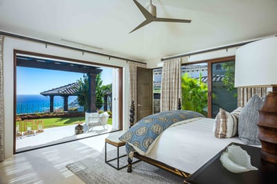 Luxury Villa Photo #32