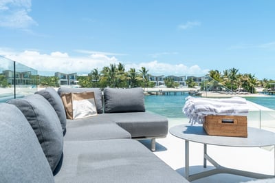 Luxury Villa Photo #4