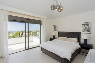 Luxury Villa Photo #16
