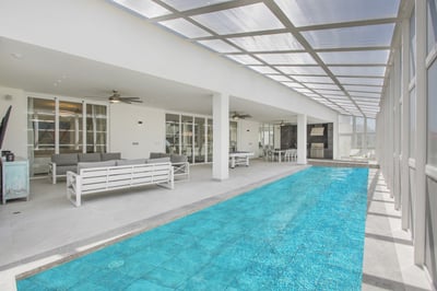 Luxury Villa Photo #6