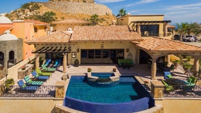 Luxury Villa Photo #3