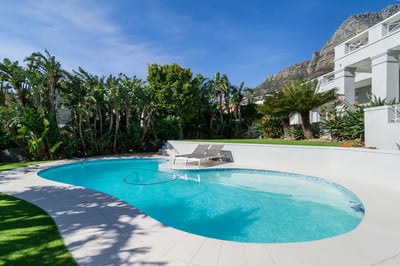 Luxury Villa Photo #3