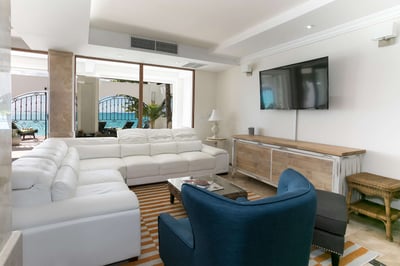 Luxury Villa Photo #19