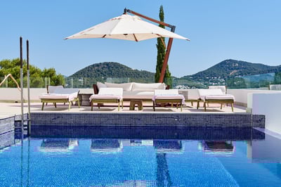 Luxury Villa Photo #7