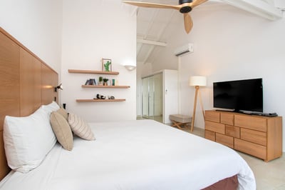 Luxury Villa Photo #44