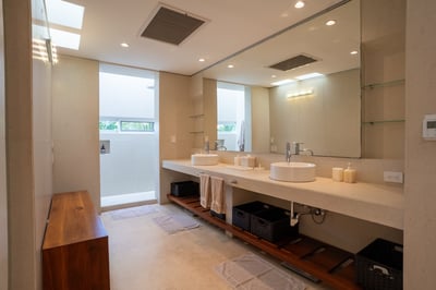 Luxury Villa Photo #58