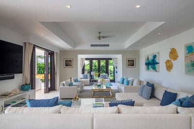 Luxury Villa Photo #16