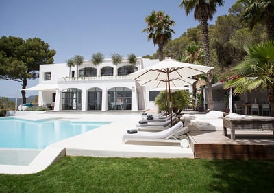 Luxury Villa Photo #3