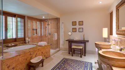 Luxury Villa Photo #16