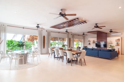 Luxury Villa Photo #12