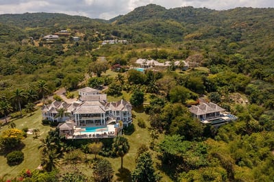 Luxury Villa Photo #26