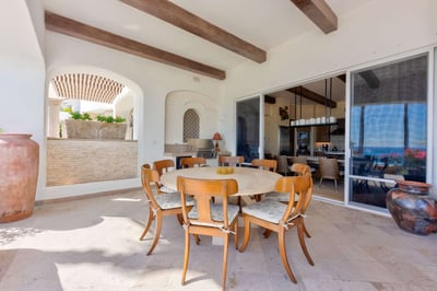 Luxury Villa Photo #22
