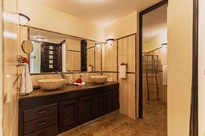 Luxury Villa Photo #32