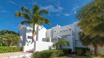 Luxury Villa Photo #8