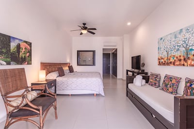 Luxury Villa Photo #33