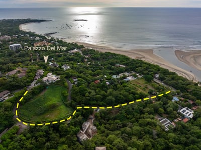 Aerial marker highlights proximity of Palazzo Del Mar to the beach.