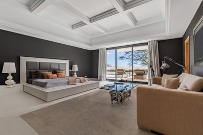 Luxury Villa Photo #24