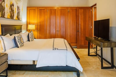 Luxury Villa Photo #34