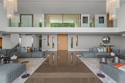 Luxury Villa Photo #15