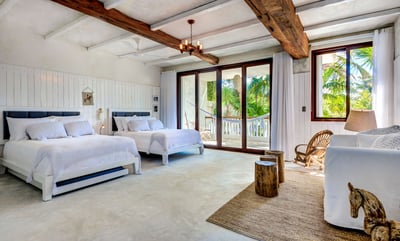 Luxury Villa Photo #38